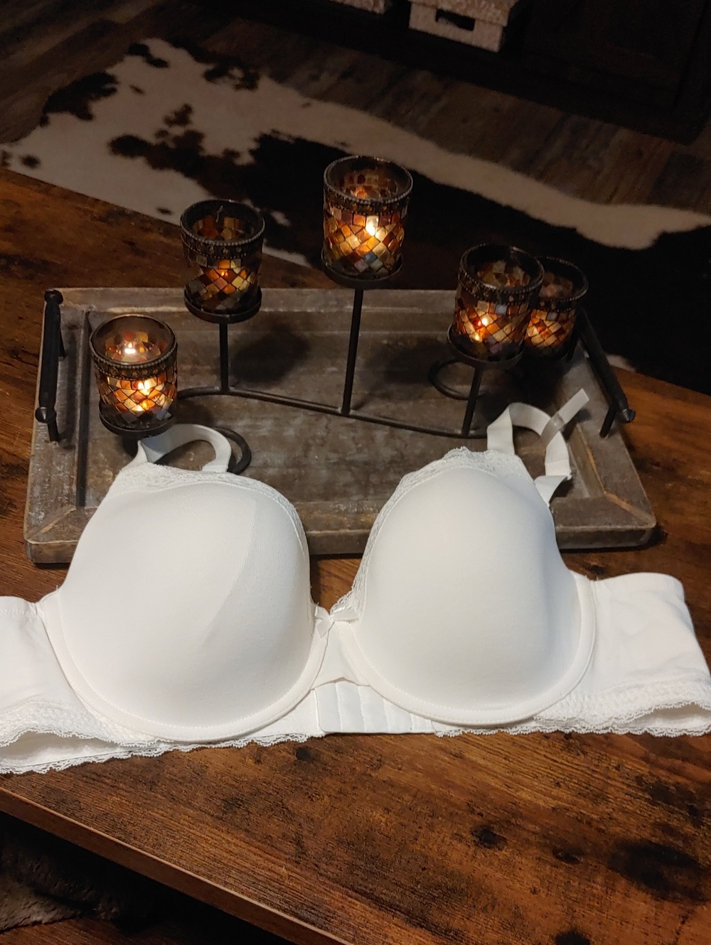 NWOT Ambrielle Creamy White Lace Feminine Padded Underwire bra